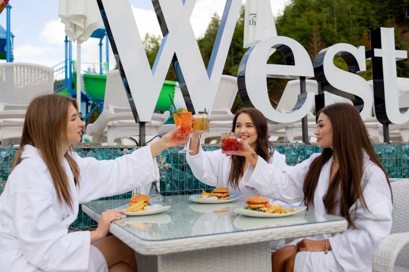 Hotel Westhills Bukowel Exterior foto